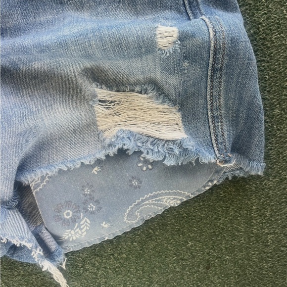 Aerie Women’s Jr Medium Denim Distressed Women Shorts cutoff Shortie pockets - Picture 11 of 11